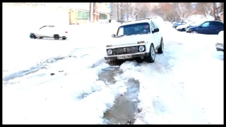 Обледеневшая дорога на улице Миллеровской