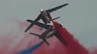 PATROUILLE DE FRANCE DEMO WITH DANGER CLOSE MANEUVERS!