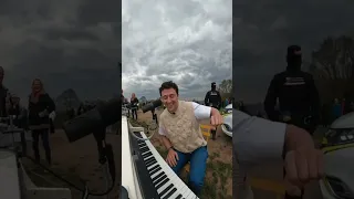 what’s the worst that could happen?🤔  #piano #flashmob #police
