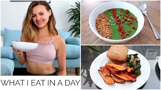 28.  WHAT I EAT IN A DAY | Niomi Smart