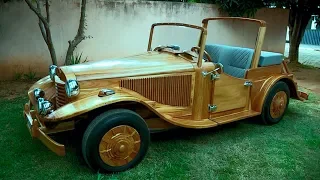 Aposentado constrói carro de madeira