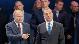 Путин подвинул Медведева