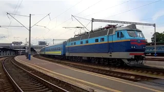 Электровоз ЧС4-191 с пассажирским поездом №780