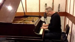 Haim Shapira (piano) Gnossienne E.Satie (Intr. by N.Piovani)