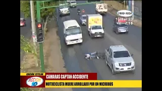 Cámaras captan accidente: Motociclista muere arrollado por un microbús