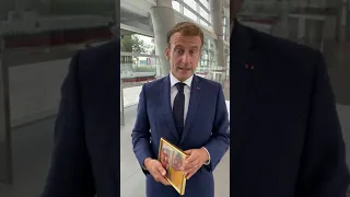 EMMANUEL MACRON RÉALISE LE GAGE PERDU AVEC LE CADRE DE MCFLY ET CARLITO