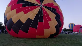 Are you ready? Inflating the balloon. ♡♡♡ Balloons over waikato ♡♡♡