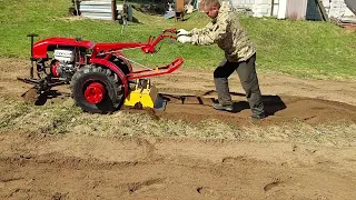 Мотоблок МТЗ спалили сцепление. Активная почвофреза в работе.