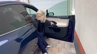 Tesla Model X Tür Tutorial für Frau 😂🤣