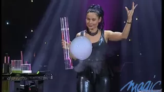 Ana Yang - Les bulles - Le Plus Grand Cabaret Du Monde