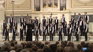 04. Хор мальчиков "Искра" ДДЮТ "На Ленской" - Canticorum Jubilo; Laudate Pueri.