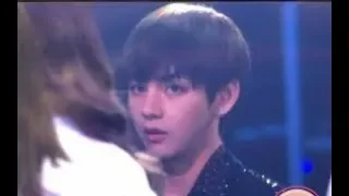 Taehyung&Tzuyu AAA Moment 161116