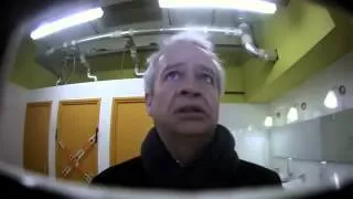 ЖЕСТЬ!!! Жесткий прикол над мужиками в туалете! развлечения,смешное видео,видео приколы,приколы