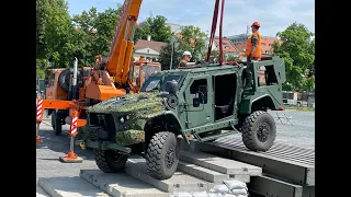 IDET BRNO 2023 Oshkosh JLTV Rescue by Tatra T815 Crane Recovery Action