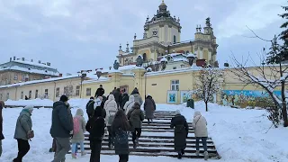 Львів 2023: багато снігу, Собор святого Юра зовні і всередині Lviv Сhristmas