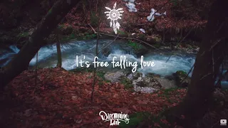 Lucas Estrada, Stevie Appleton, Solar State - Free Falling Love (Lyrics)