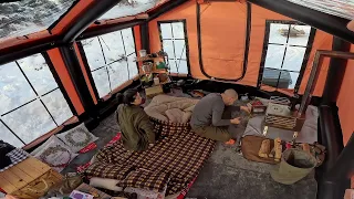 Snow Camp in Uludağ with Our New Tent || We sank into the snow by car || Yonoutdoor Inflatable Tent