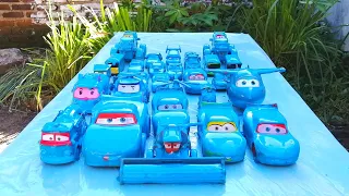 Amazing! Clean up muddy minicar falling into the water & a convoys disney cars! Play in the garden69