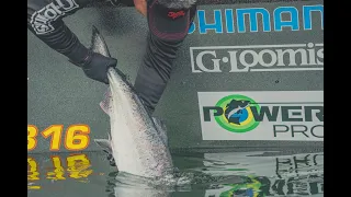 Fishing the most dangerous bar in the USA: Epic chinook fishing