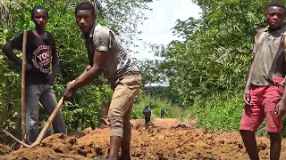 Congo: Jungle Couriers | The roads of the impossible