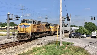 Dangerous Railroad Crossing In Middle Of 8 Way Intersection!  3 Trains In Williamstown Kentucky NS