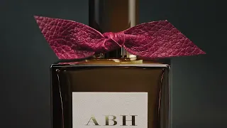 Introducing our new Burberry Bespoke fragrances TV Spot Perfume pubblicitario 112''