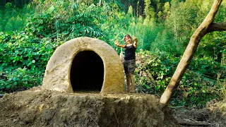 Solo Bushcraft - Challenge to make a house from a termite nest, Safe in the Rainforest/ Part 1