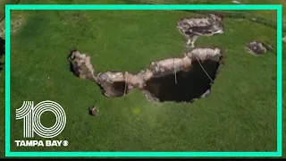 What is a sinkhole and how do they form in Florida?