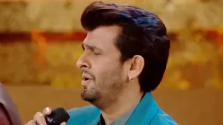 Soulful Sonu Nigam Sings Ab Mujhe Raat Din