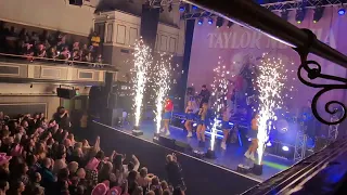 Shake It Off - Taylor Swift by Katy Ellis, live at Warrington Parr Hall January 26th 2024