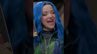 What if Mal wore shades of blue? 💙 - Descendants 3 - Dove Cameron #descendants3 #disney #dovecameron