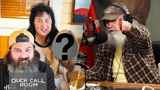 Uncle Si Outs a Robertson Wife for Her Stinky Smells! | Duck Call Room #226