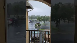 HURRICANE LIVE VIEW FROM LEE COUNTY SCRATCHER IN CENTRAL FLORIDA