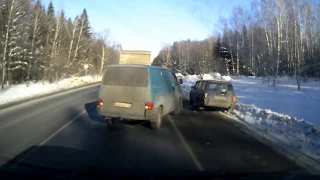 ОБЪЕЗД ПРОБКИ ПО ОБОЧИНЕ - НАГЛЕЦ НАКАЗАЛ САМ СЕБЯ. МГНОВЕННАЯ КАРМА!