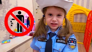 Policeman and mama pretend play. Game for Kids. Eva Bravo Play