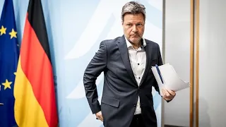 Habeck Says Germany Will Nationalize Gazprom Unit