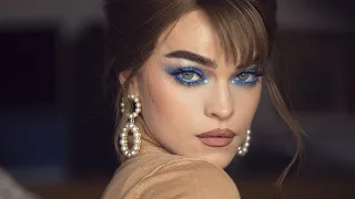 BLUE HEAVEN PEARLS - 60´s inspired pastel blue smokey eyes