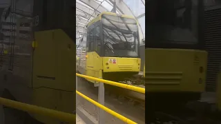 M5000 Metrolink Tram leaving Manchester Victoria