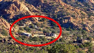 SECRET ABANDONED GHOST TOWN IN THE MIDDLE OF THE MOJAVE DESERT...