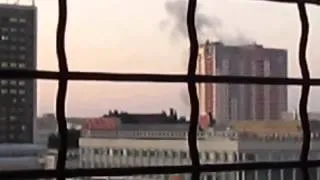 Украина Донбасс Луганск  Войска хунты прямой наводкой обстреляли 25 этажный дом 28 07 2014   YouTube