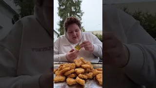 WIE VIELE Chicken Nuggets schaffst DU?! 😳 | Ehrenmannrius