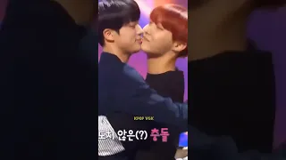 Jhope and Jin Accidentally Kiss 🙈💋 Their Reaction Over Kiss 🤣🤣 #shorts#jhope#jin