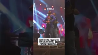 Fã Invade Palco, Abraça Gusttavo Lima Por Trás e Assusta o Cantor Olha a Reação Dele #Shorts