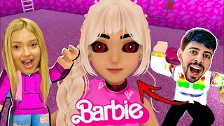 TENTAMOS SALVAR A BARBIE DA BARBIE MALVADA NO ROBLOX! (Escape Evil Barbie!)