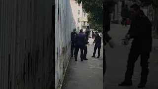 FUGA DAL CARCERE: GLI PUNTA LA PISTOLA IN FACCIA!  Polizia Campobasso (Molise) 30 Gennaio 2019