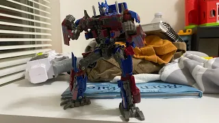 Optimus' arrival (stop motion)