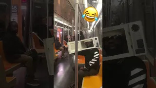 "Only In NYC *SUBWAY* 😂👀"