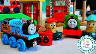 Thomas & Friends Totally Thomas Town Surprise Box