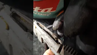 removing broken blade from Stanley 10-788