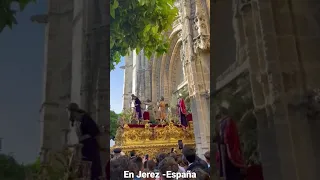 Mira lo qué pasa en Procesión de Jesús Nazareno #Videoshorts